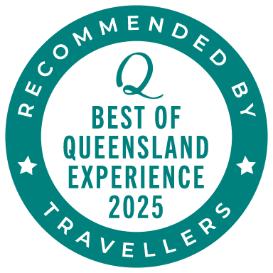 Best of Queensland Experience 2025 badge – awarded to Stradbroke Island Tours for exceptional tourism experience, recommended by travellers in Queensland